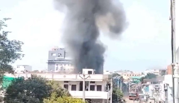 20 huts gutted, 4 gas cylinders explode in fire incident in Karimnagar